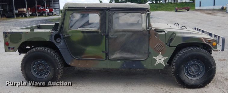 image for item IL9493 1991 Am General HMMWVM998  Humvee SUV