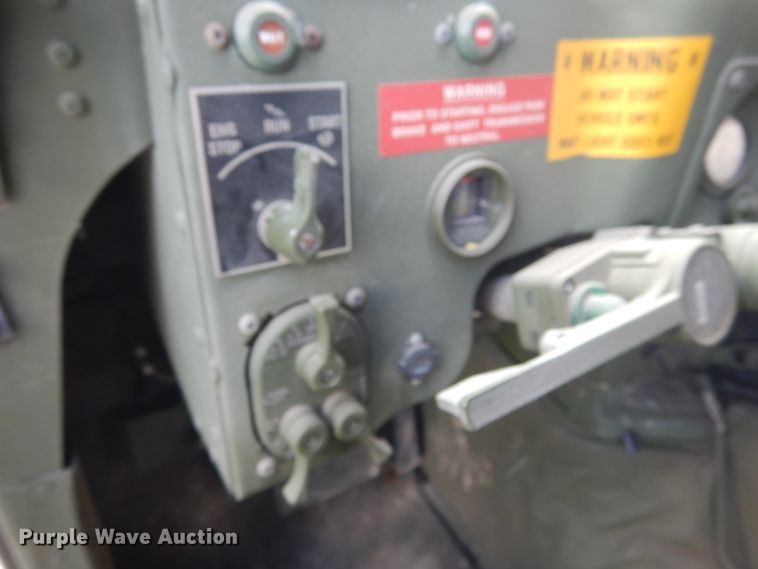 image for item IL9493 1991 Am General HMMWVM998  Humvee SUV