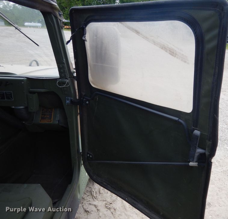 image for item IL9493 1991 Am General HMMWVM998  Humvee SUV