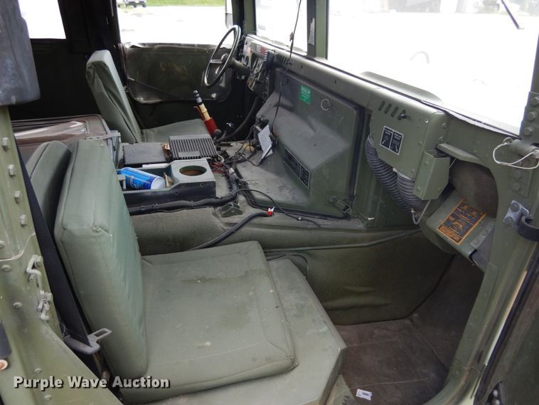 image for item IL9493 1991 Am General HMMWVM998  Humvee SUV