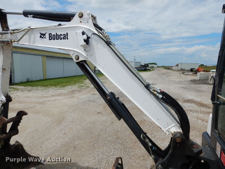 image for item IL9495 2015 Bobcat E32  mini excavator