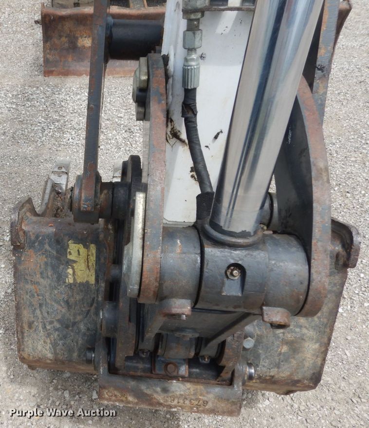 image for item IL9495 2015 Bobcat E32  mini excavator