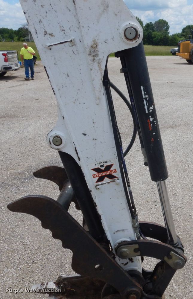 image for item IL9495 2015 Bobcat E32  mini excavator