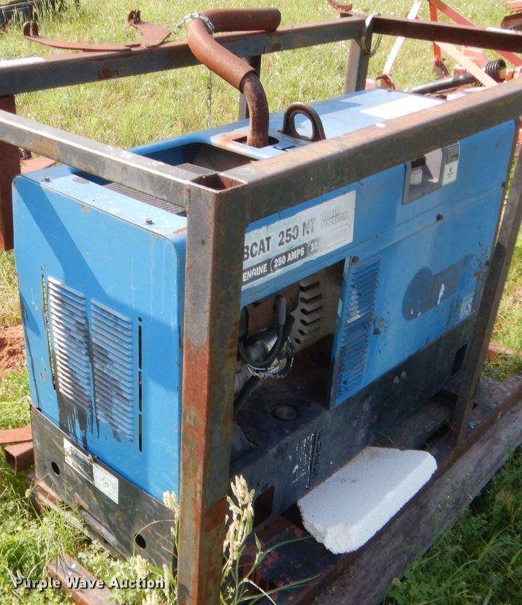 image for item IP9935 Miller Bobcat 250  welder
