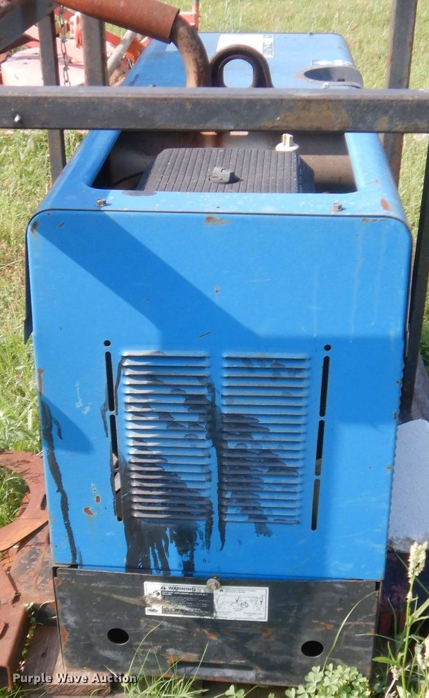 image for item IP9935 Miller Bobcat 250  welder