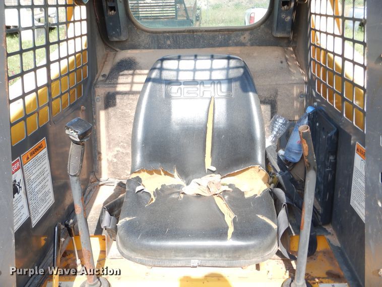 image for item IP9938 Gehl 4835DXT  skid steer loader