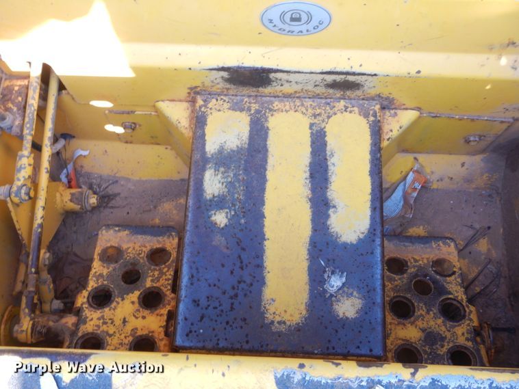 image for item IP9938 Gehl 4835DXT  skid steer loader