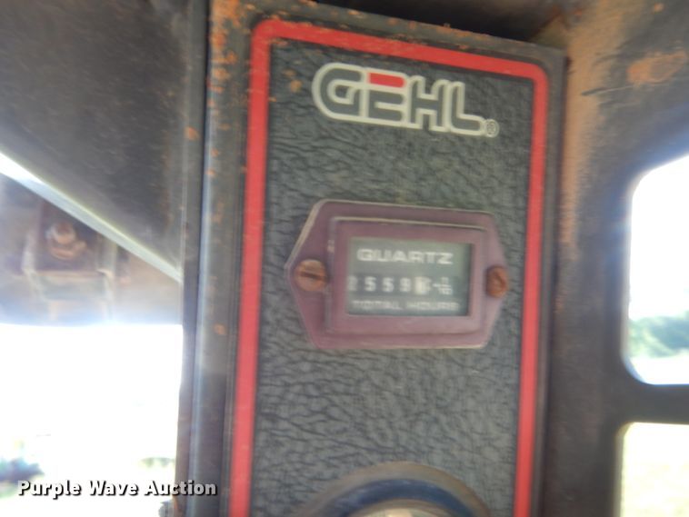 image for item IP9938 Gehl 4835DXT  skid steer loader