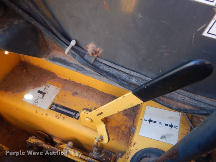 image for item IP9938 Gehl 4835DXT  skid steer loader