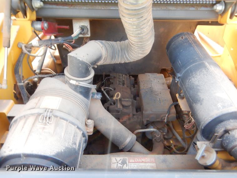 image for item IP9938 Gehl 4835DXT  skid steer loader