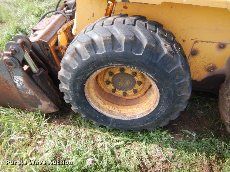 image for item IP9938 Gehl 4835DXT  skid steer loader