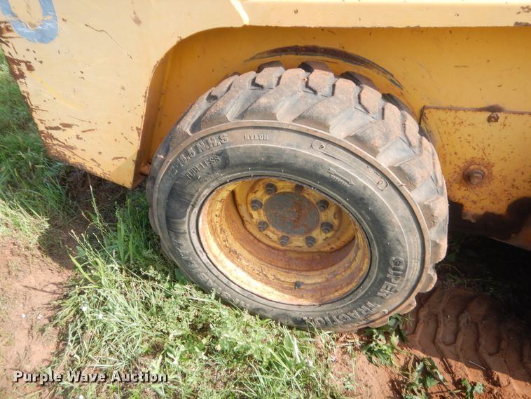 image for item IP9938 Gehl 4835DXT  skid steer loader