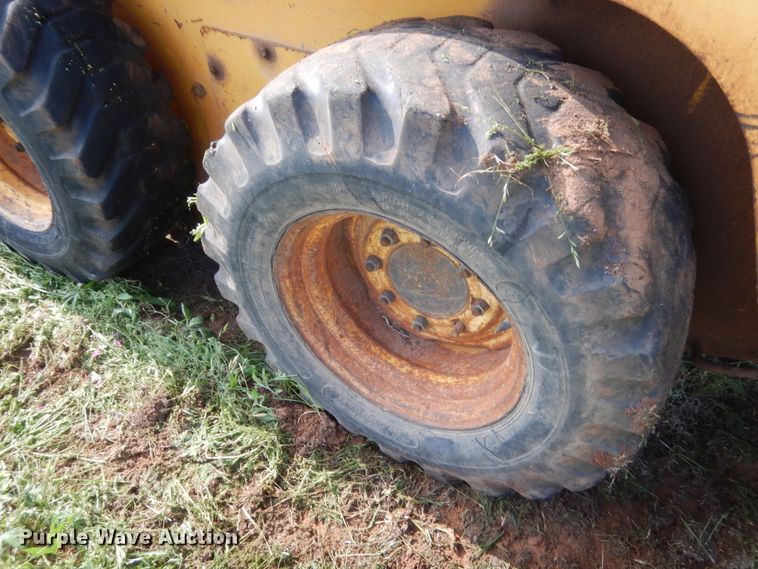 image for item IP9938 Gehl 4835DXT  skid steer loader