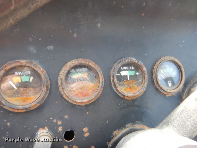 image for item IP9942 1980 Massey Ferguson 230  tractor