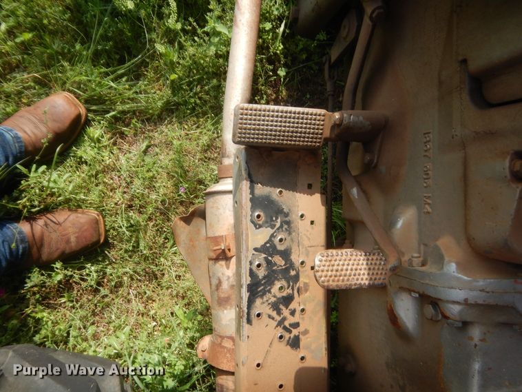 image for item IP9942 1980 Massey Ferguson 230  tractor