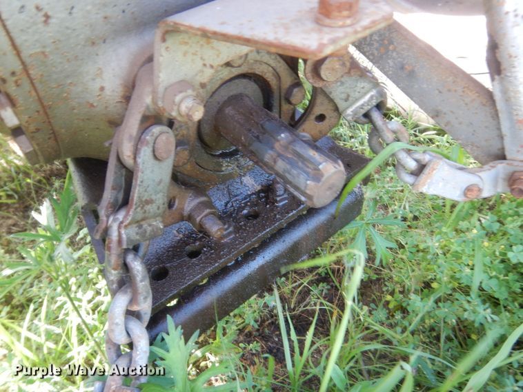 image for item IP9942 1980 Massey Ferguson 230  tractor