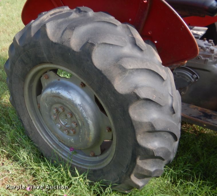 image for item IP9942 1980 Massey Ferguson 230  tractor