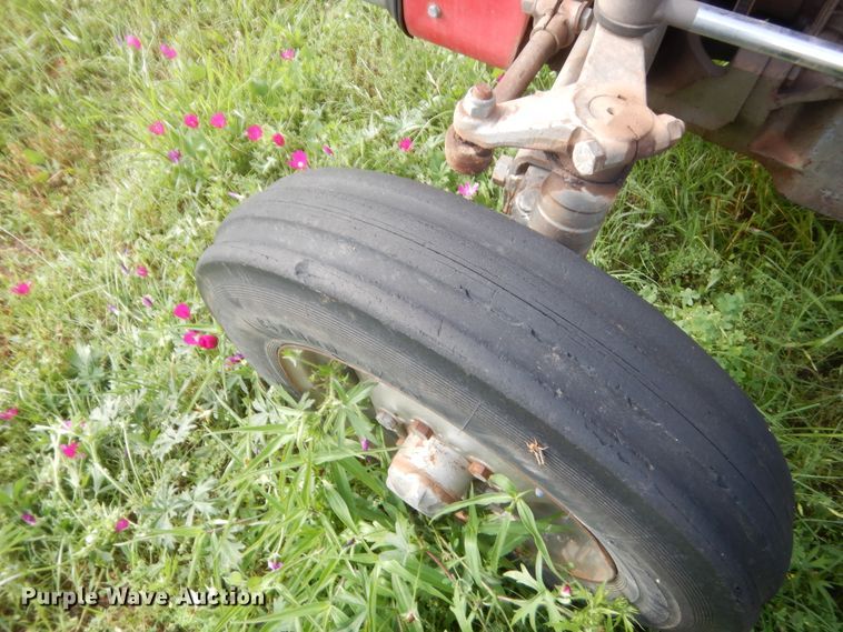 image for item IP9942 1980 Massey Ferguson 230  tractor