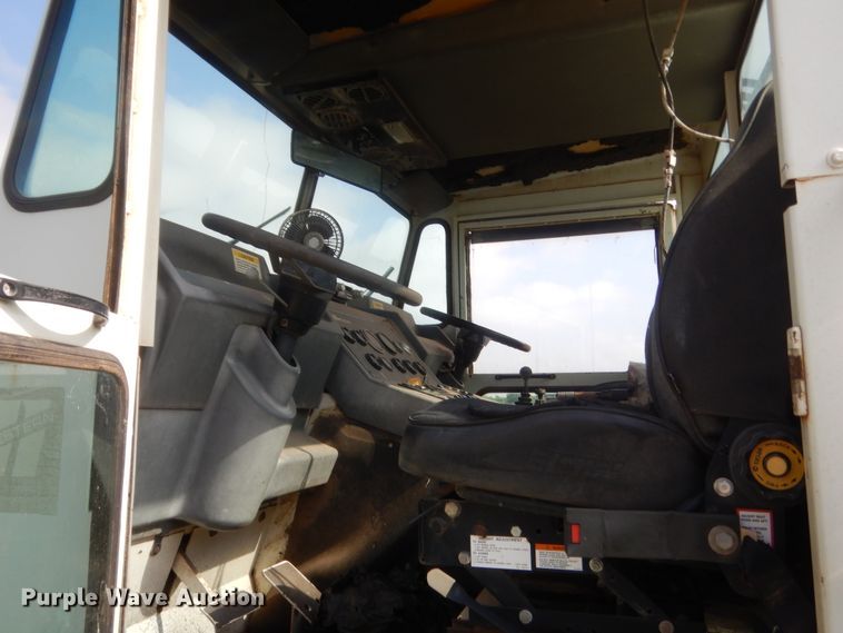 image for item IP9943 1995 Elgin Pelican P  street sweeper