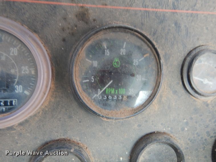 image for item IP9943 1995 Elgin Pelican P  street sweeper