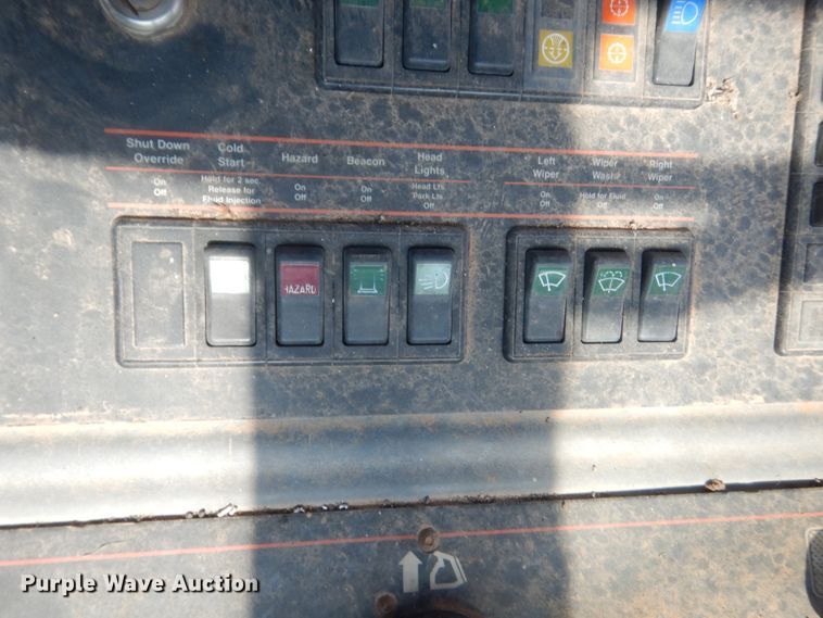 image for item IP9943 1995 Elgin Pelican P  street sweeper