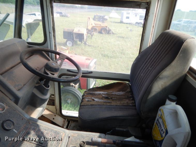 image for item IP9943 1995 Elgin Pelican P  street sweeper