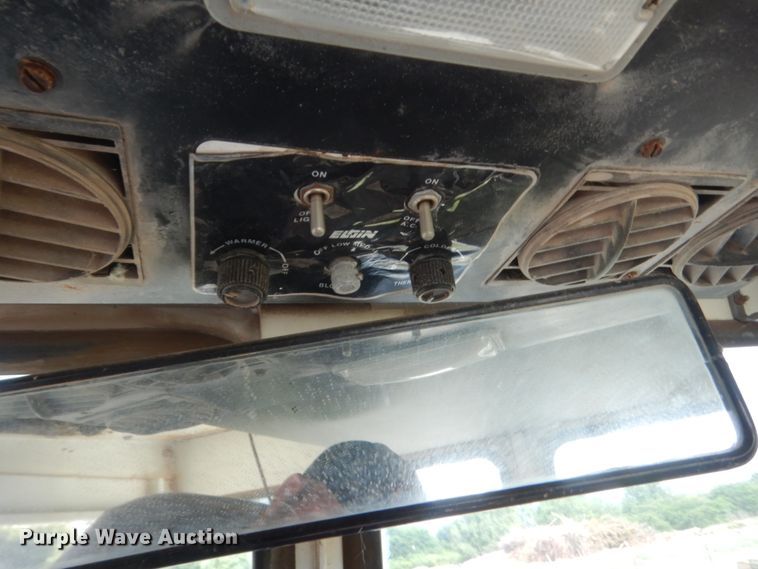 image for item IP9943 1995 Elgin Pelican P  street sweeper