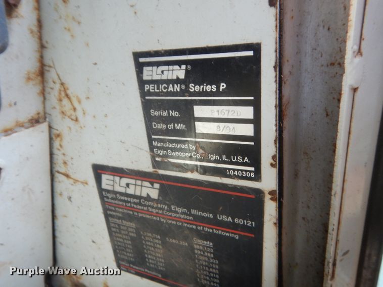 image for item IP9943 1995 Elgin Pelican P  street sweeper