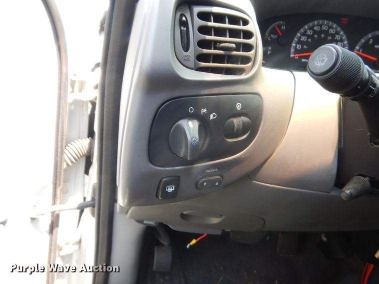 image for item IP9947 2001 Ford Expedition  SUV