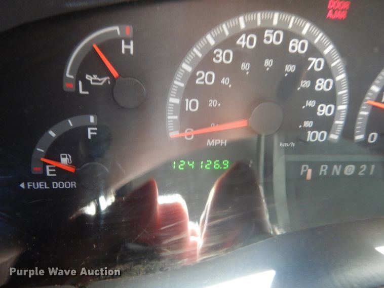 image for item IP9947 2001 Ford Expedition  SUV