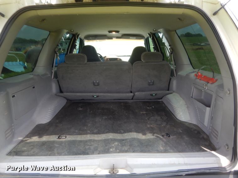 image for item IP9947 2001 Ford Expedition  SUV