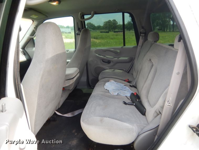 image for item IP9947 2001 Ford Expedition  SUV