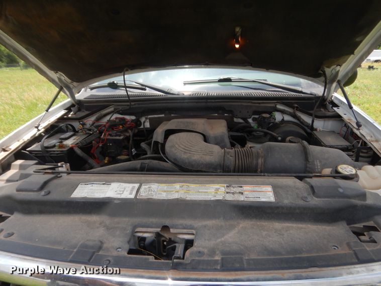 image for item IP9947 2001 Ford Expedition  SUV