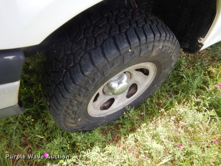 image for item IP9947 2001 Ford Expedition  SUV