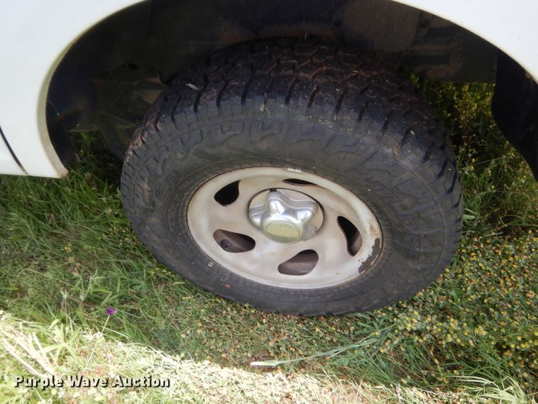 image for item IP9947 2001 Ford Expedition  SUV