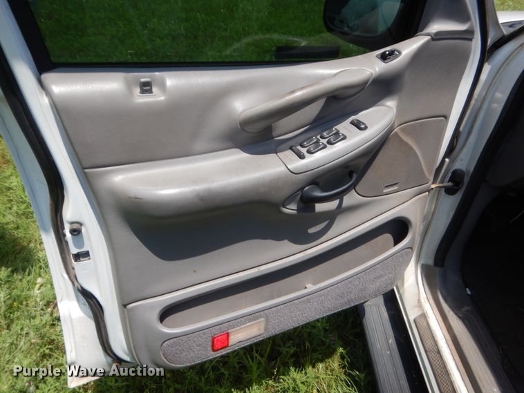 image for item IP9948 2000 Ford Expedition  SUV