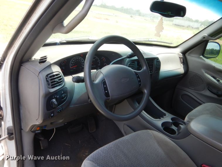 image for item IP9948 2000 Ford Expedition  SUV