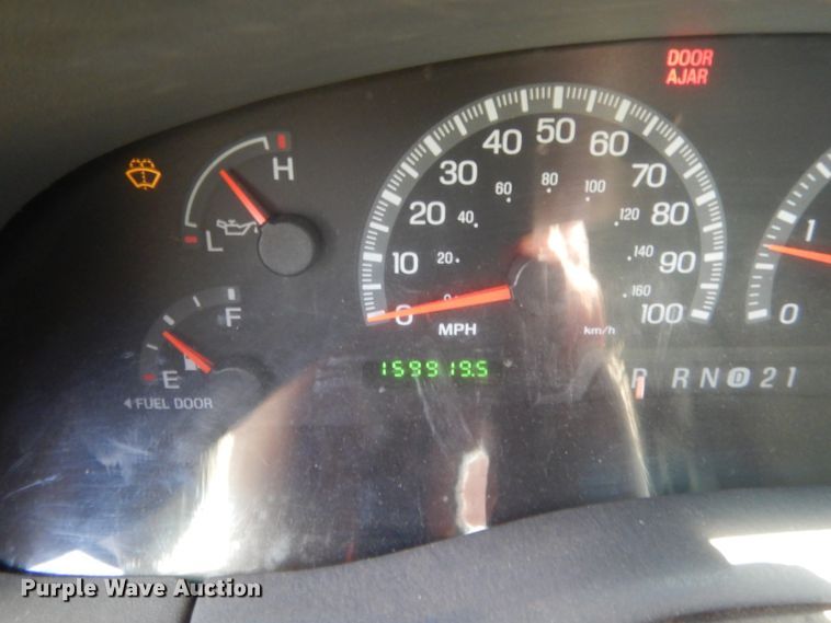 image for item IP9948 2000 Ford Expedition  SUV