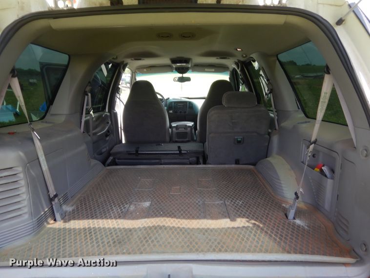 image for item IP9948 2000 Ford Expedition  SUV