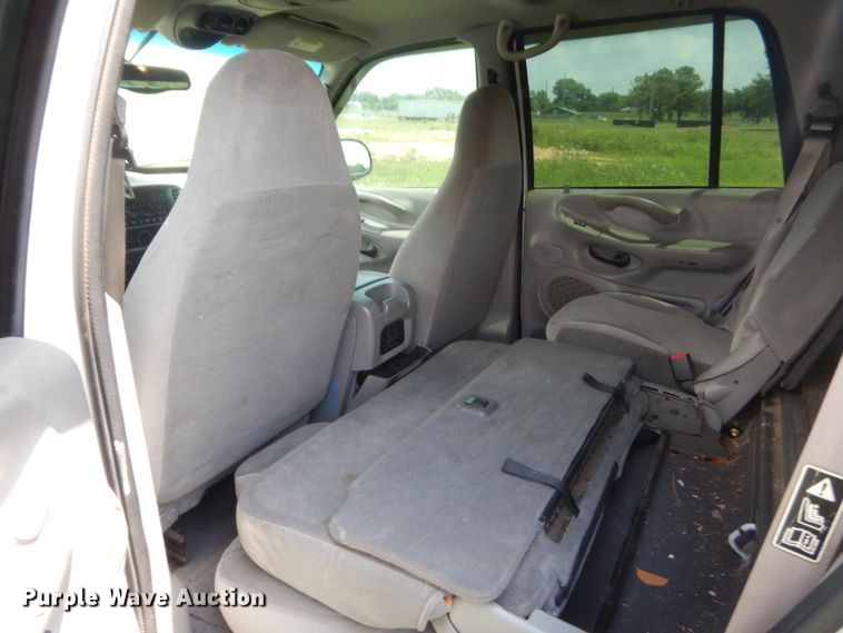 image for item IP9948 2000 Ford Expedition  SUV