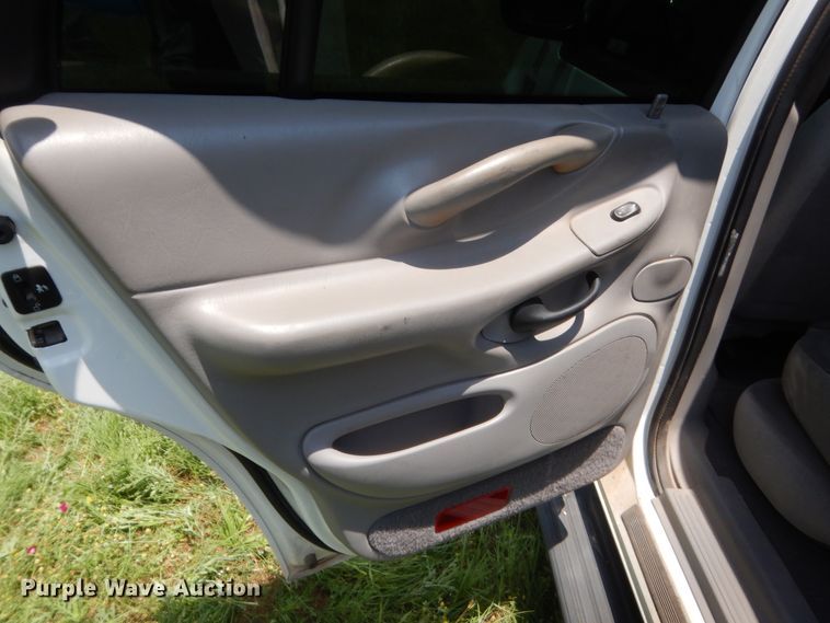 image for item IP9948 2000 Ford Expedition  SUV