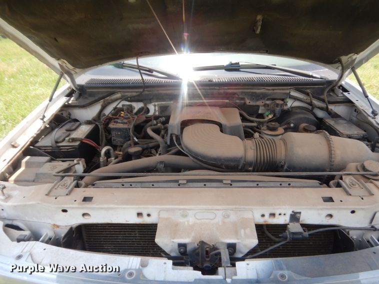 image for item IP9948 2000 Ford Expedition  SUV