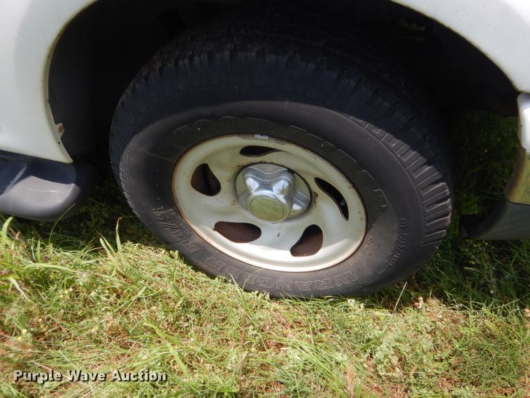 image for item IP9948 2000 Ford Expedition  SUV