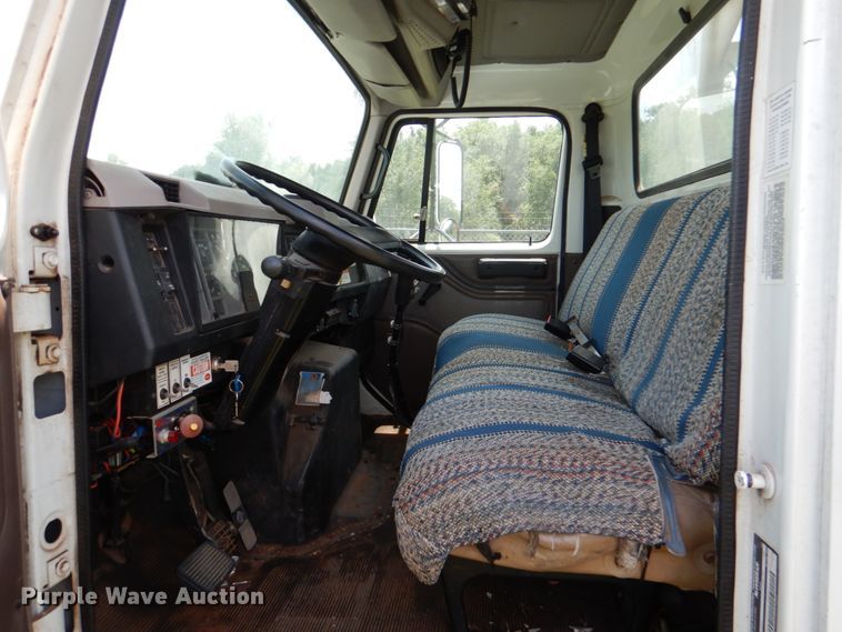 image for item IP9960 1998 International 4700  bucket truck