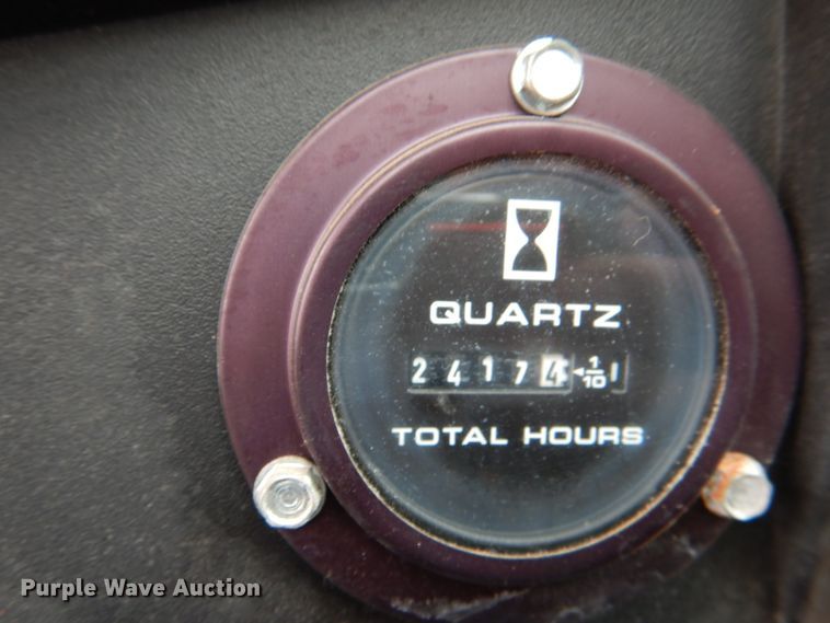 image for item IP9960 1998 International 4700  bucket truck