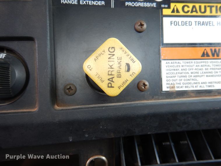 image for item IP9960 1998 International 4700  bucket truck