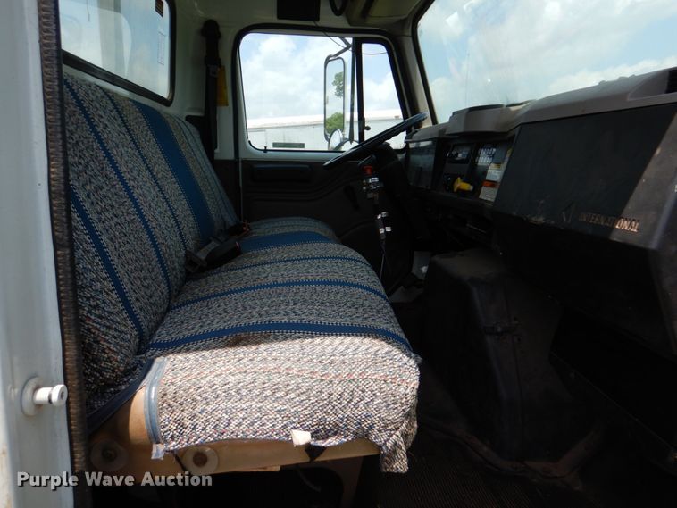 image for item IP9960 1998 International 4700  bucket truck