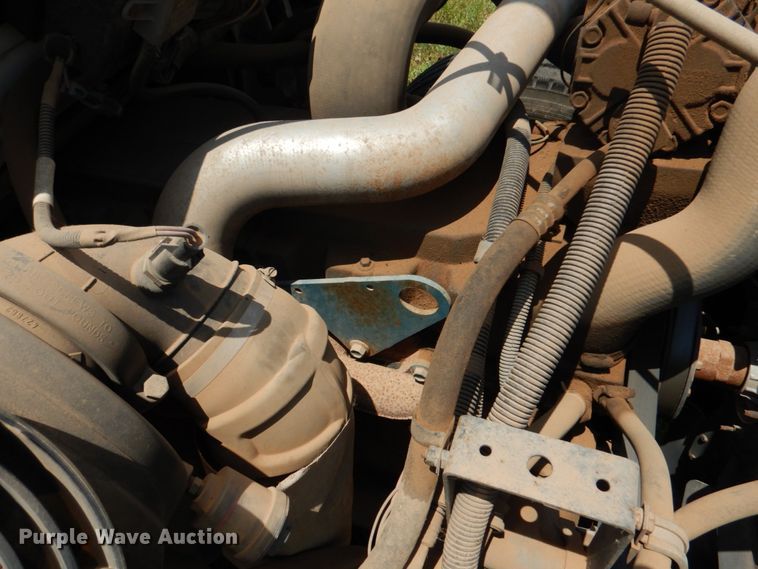 image for item IP9960 1998 International 4700  bucket truck