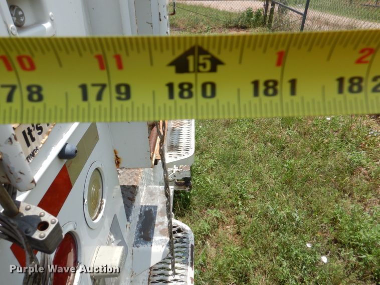 image for item IP9960 1998 International 4700  bucket truck