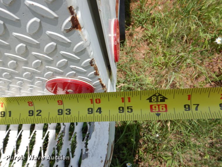 image for item IP9960 1998 International 4700  bucket truck